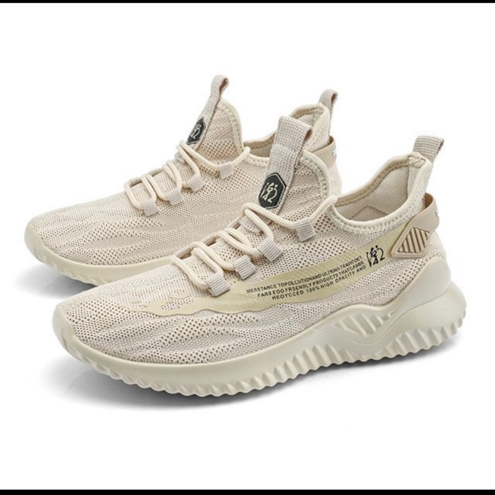 Cream sporty shoes